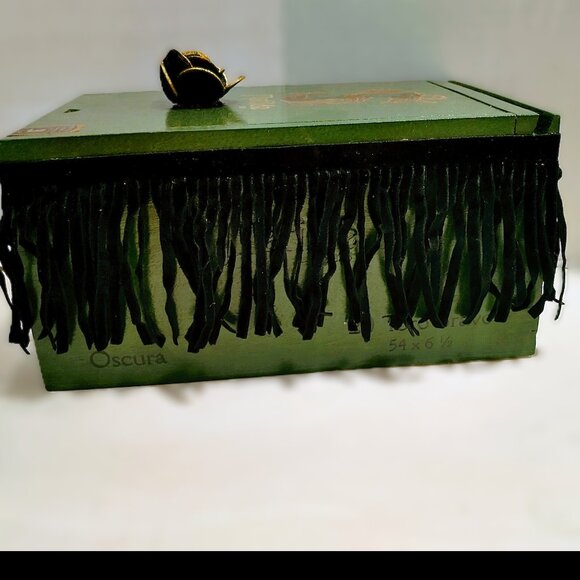Suenos de Saundra Upcycled, RARE GREEN MATILDE, Cigar Box, Home Accent/Storage - Picture 4 of 11